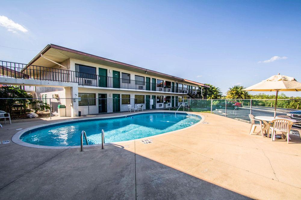 Econo Sebring Lodge *