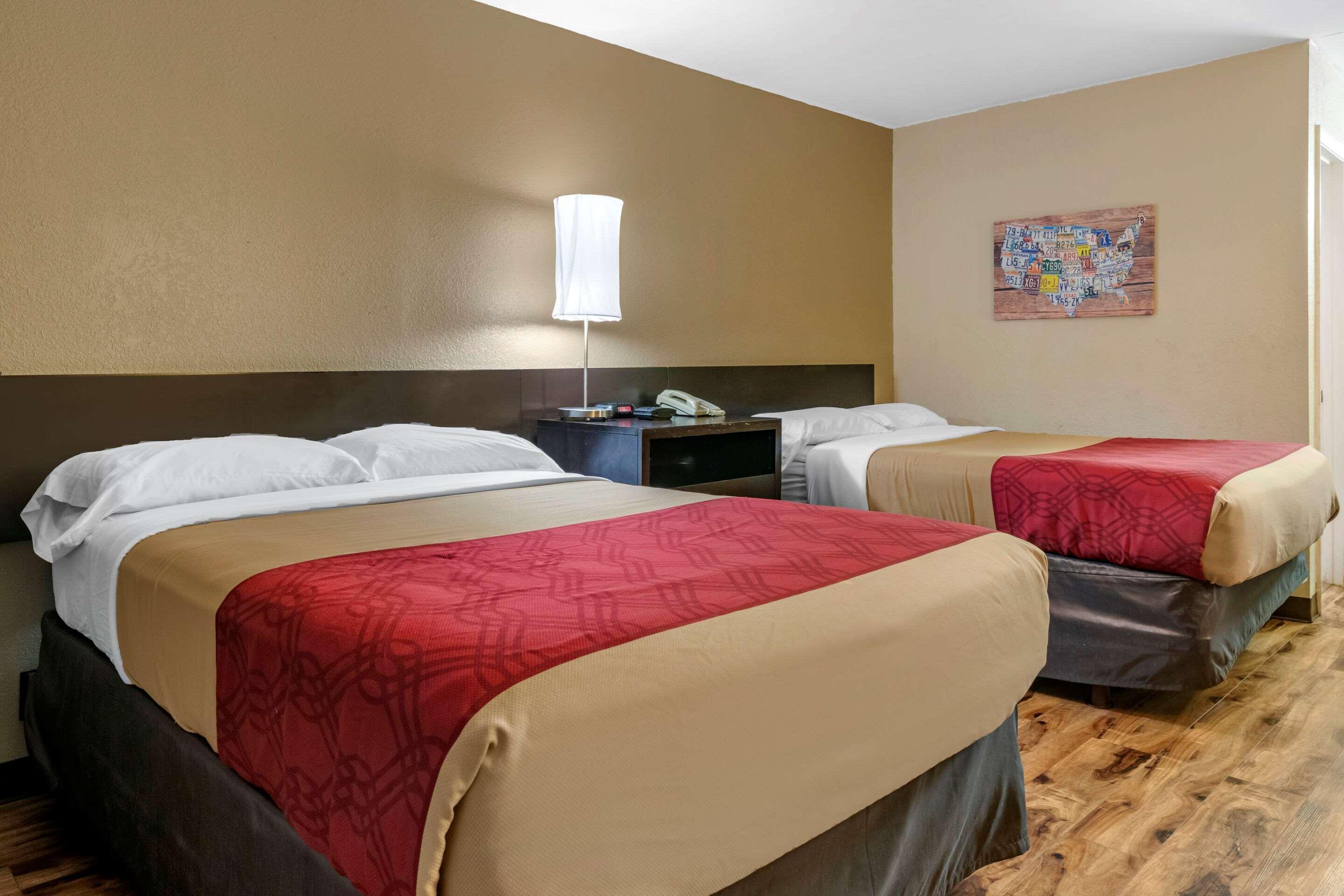 Econo Sebring Lodge