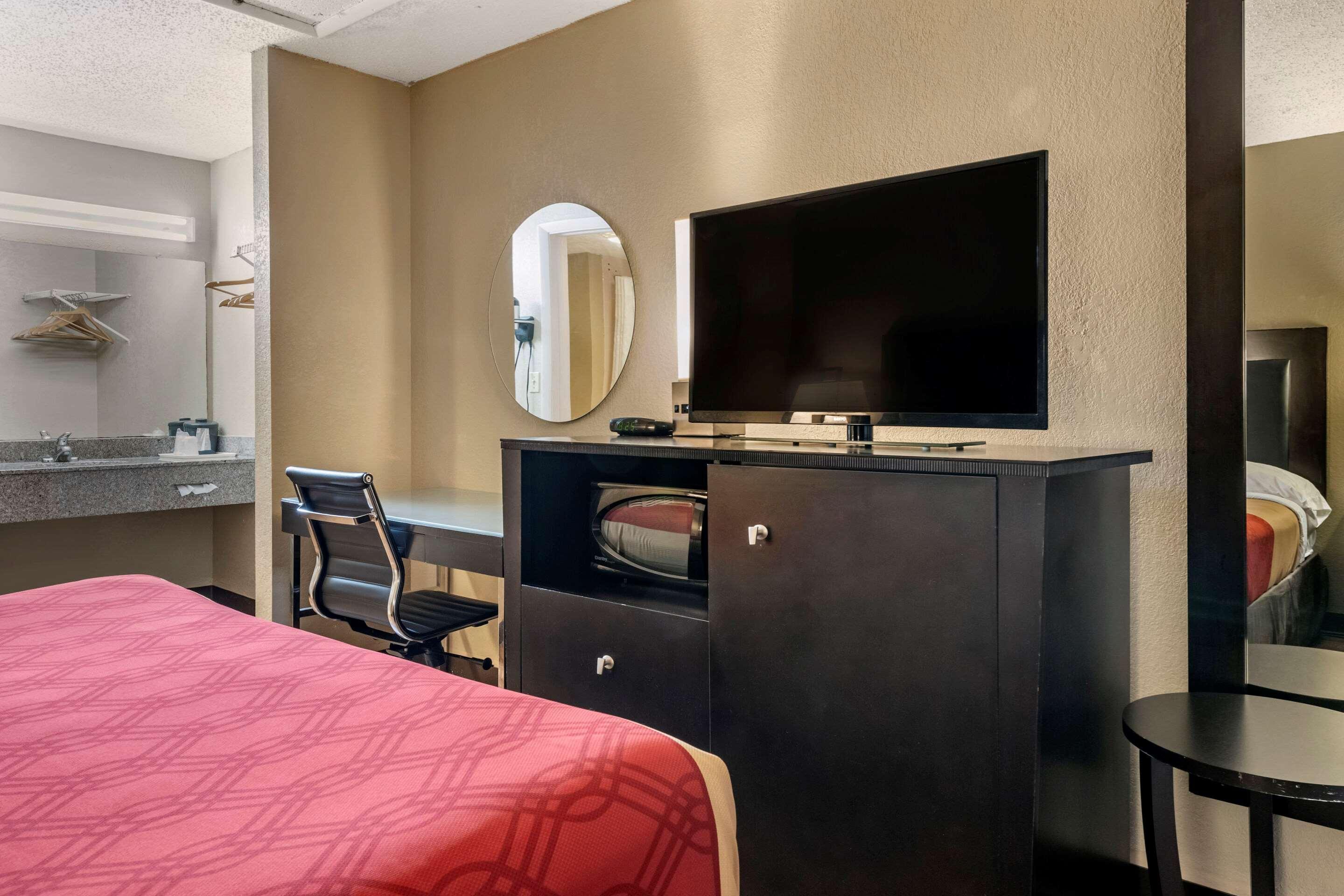 Lodge Econo Sebring