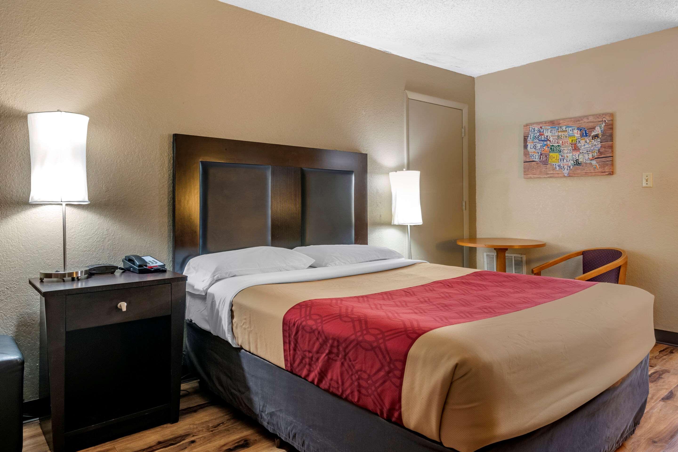 Lodge Econo Sebring Avon Park