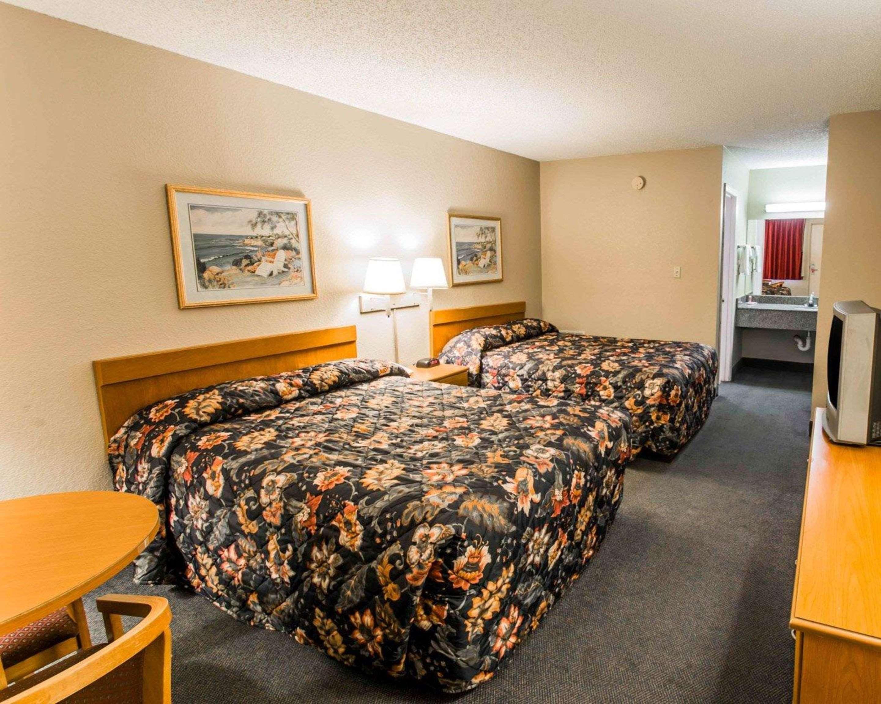 Lodge Econo Sebring