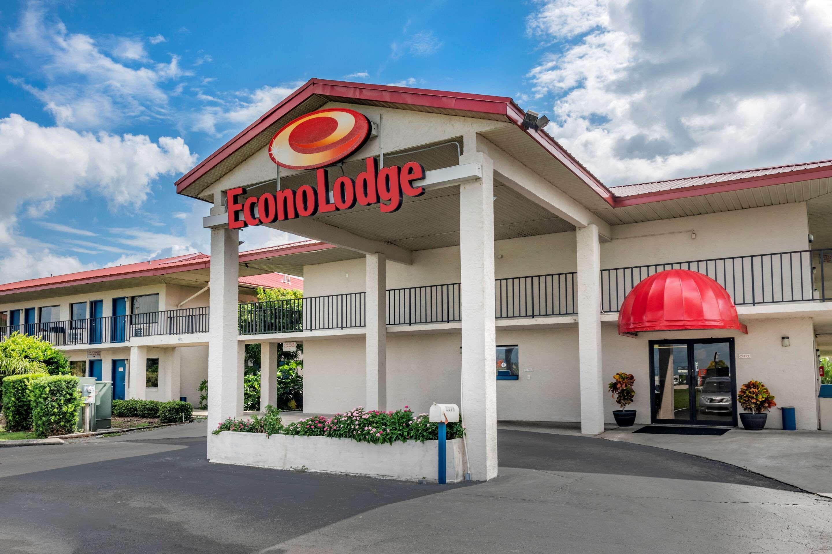 Econo Sebring Lodge *