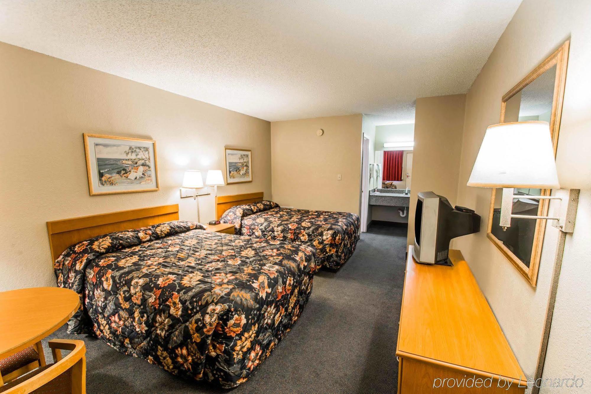 Lodge Econo Sebring