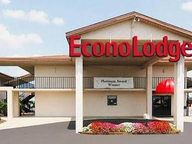 Lodge Econo Sebring